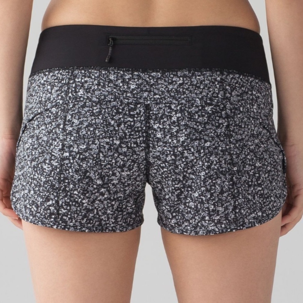 Lululemon Speed Short 4-way Stretch 2 1/2" Daisy Dust Alpine White Black 8